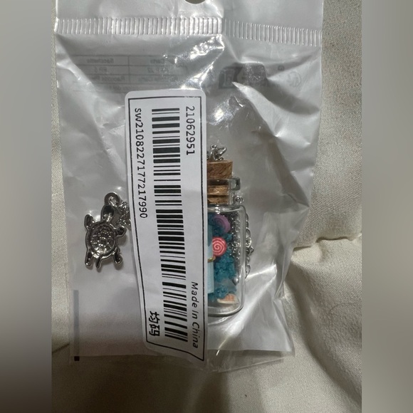 $4 LUMINOUS TURTLE BEACH NECKLACE: NEW. $4 IF BUNDLED - Picture 7 of 16